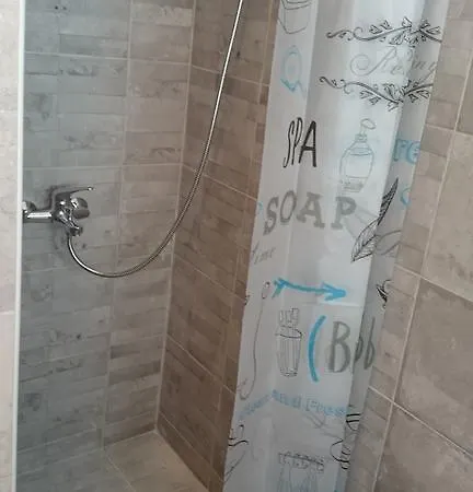 Hpeirou شقة